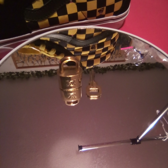 LV 🔐👉🏼 (#319 LOCK & KEY) LOUIS VUITTON - Picture 3 of 7